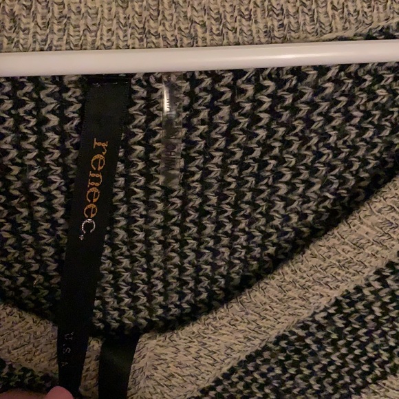 Poncho - Picture 3 of 3